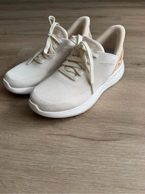 Kizik Women’s Athens - The Hands Free - White Creme SZ 8